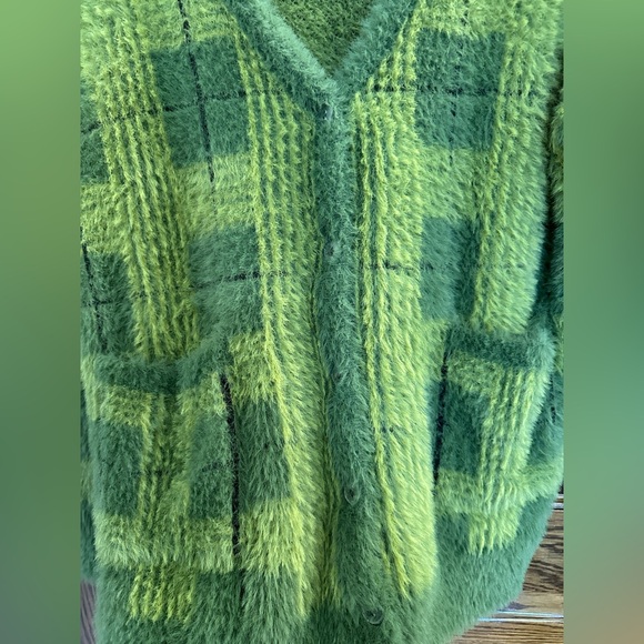 Green Button up Sweater - Cardigan - Picture 3 of 3